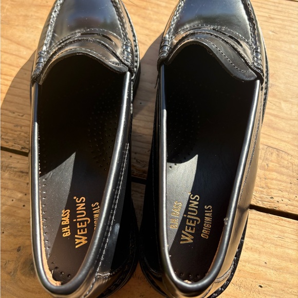 Womens Whitney Weejuns® Penny Loafer - Picture 8 of 10